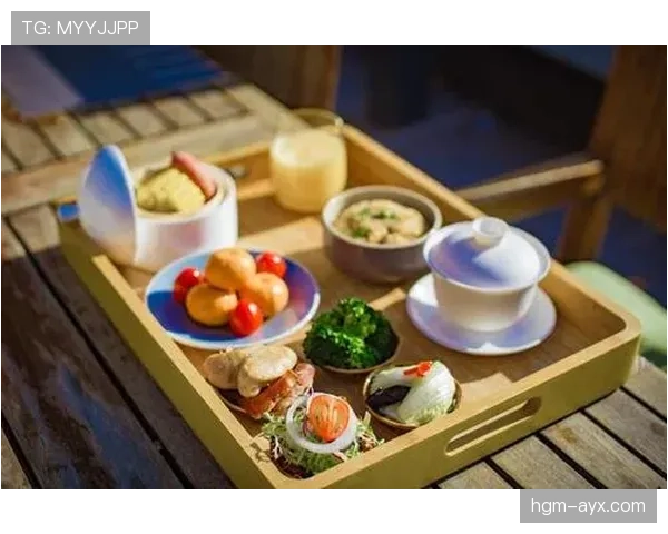 萨卡家的冰箱里居然只有水和蛋白粉? 萨卡家的冰箱里居然只有水和蛋白粉?
